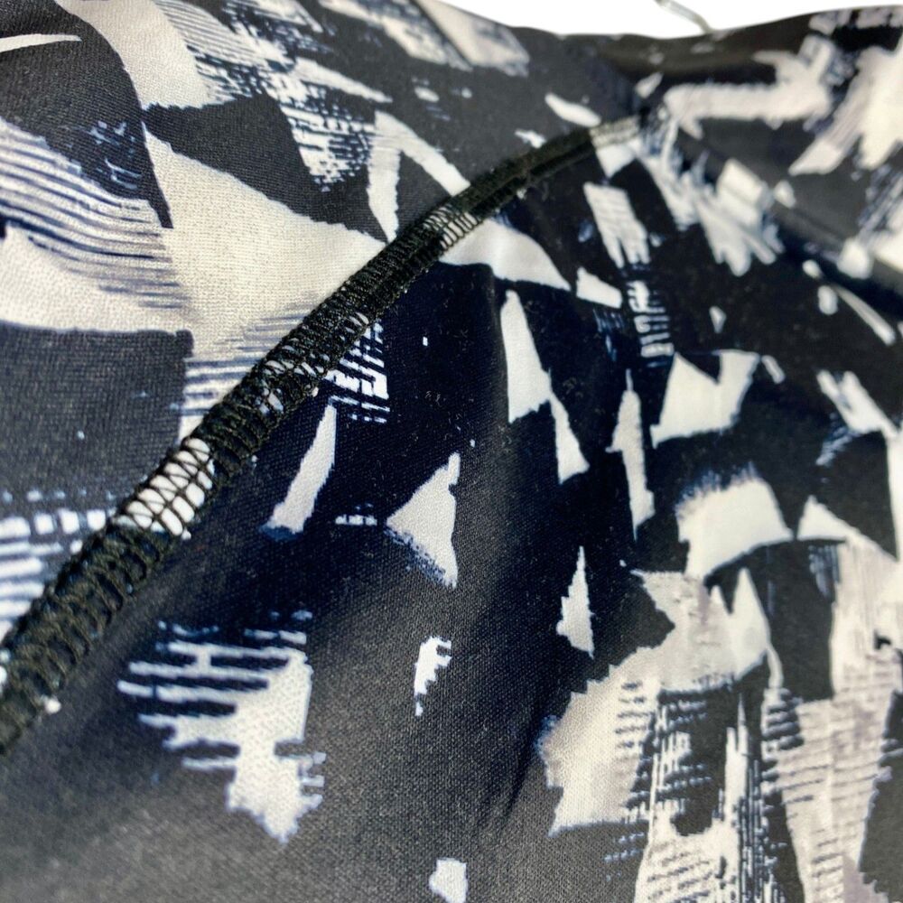 Activewear 1/4 Zip Pullover XL Plus Geometric Triangle Print Black White NWOT - Picture 7 of 13